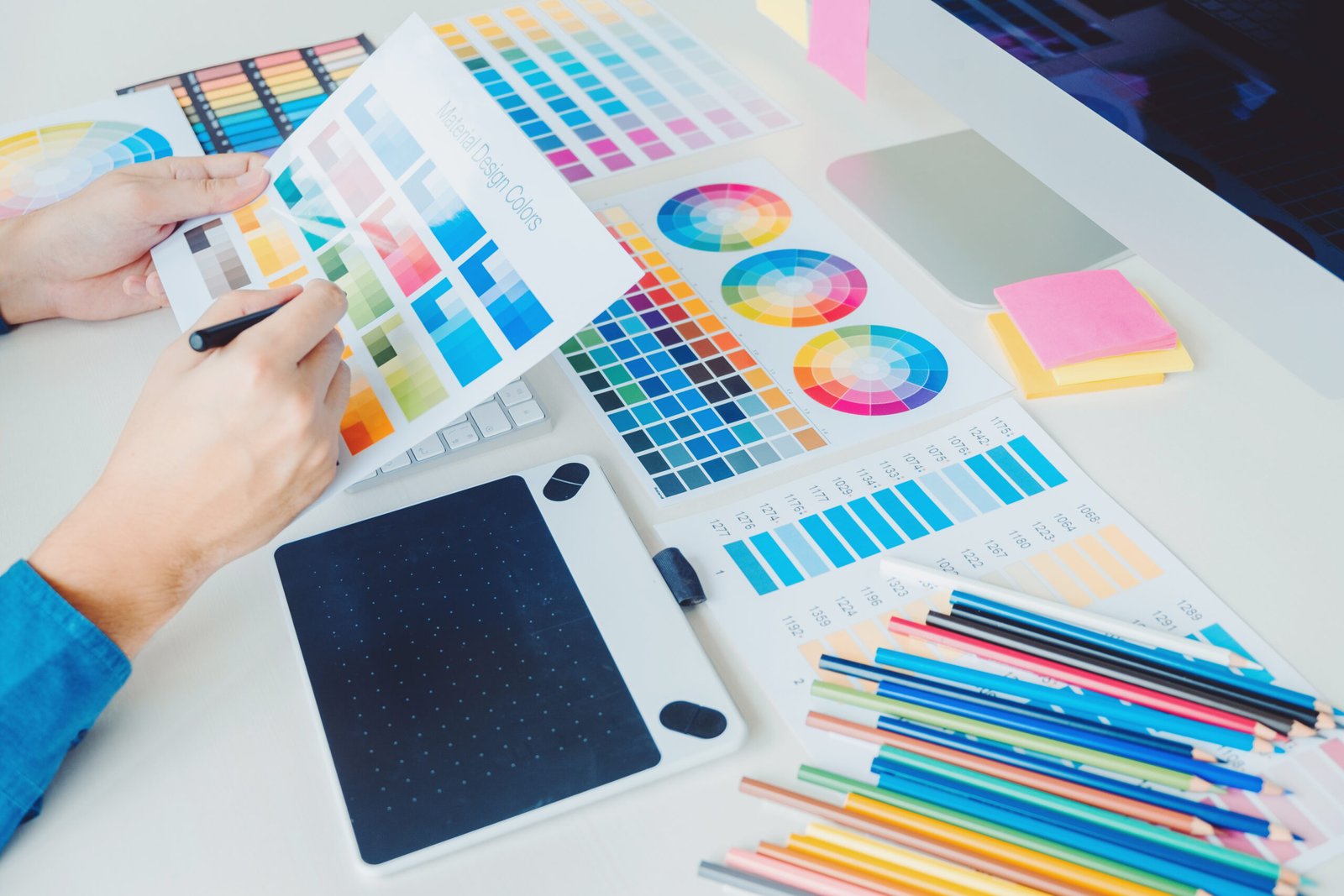 Brochure Design Tips That Improve Engagement and Sales